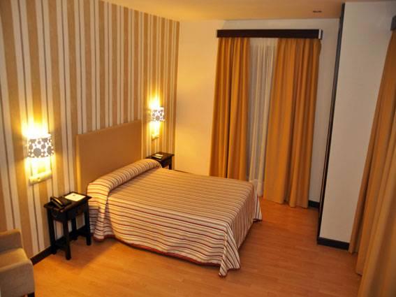 Hotel San Marcos Бадахос Номер фото